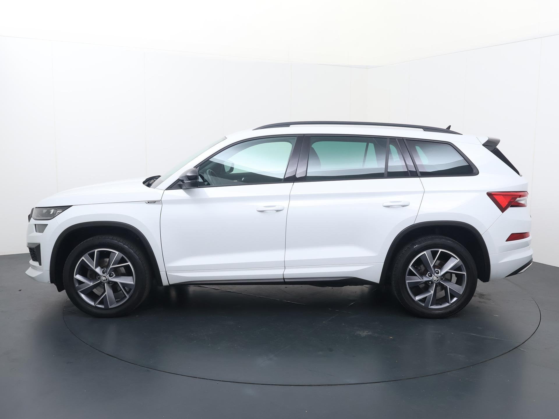 Skoda Kodiaq 1.5 TSI Sportline Business | 150 PK | Automaat, Auto's, 12 maanden, 4 cilinders, Alcantara, Wit