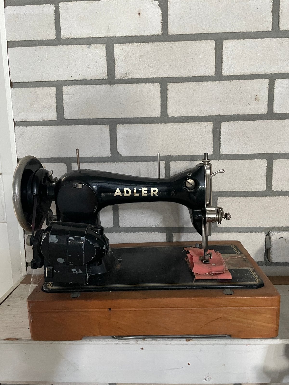 Oude Adler naaimachine, Antiek en Kunst, Ophalen