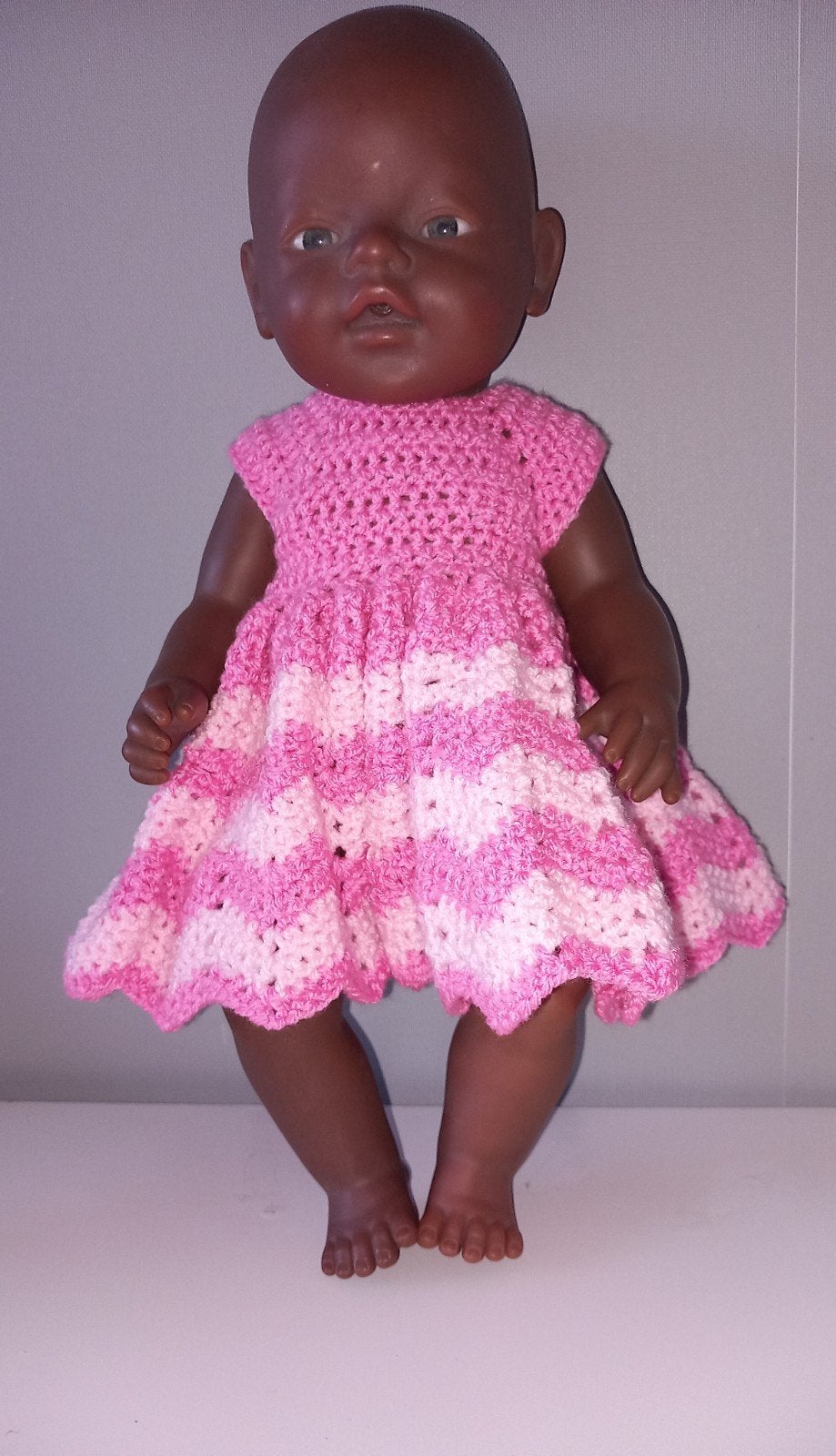 Roze gehaakt jurkje, Ophalen of Verzenden, Nieuw, Babypop