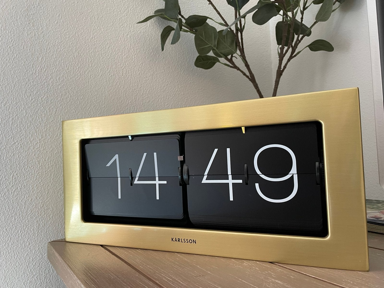 Karlsson Wand- / Tafelklok Boxed - Flip XL - Geborsteld Goud, Antiek en Kunst, Antiek | Klokken, Ophalen of Verzenden