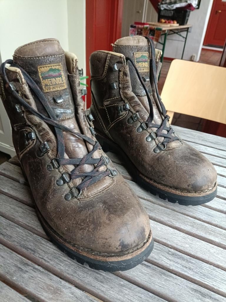 Meindl bergschoenen half-stijgijzers vast, maat 43, Sport en Fitness, Bergsport en Wandelen, Ophalen of Verzenden, Zo goed als nieuw