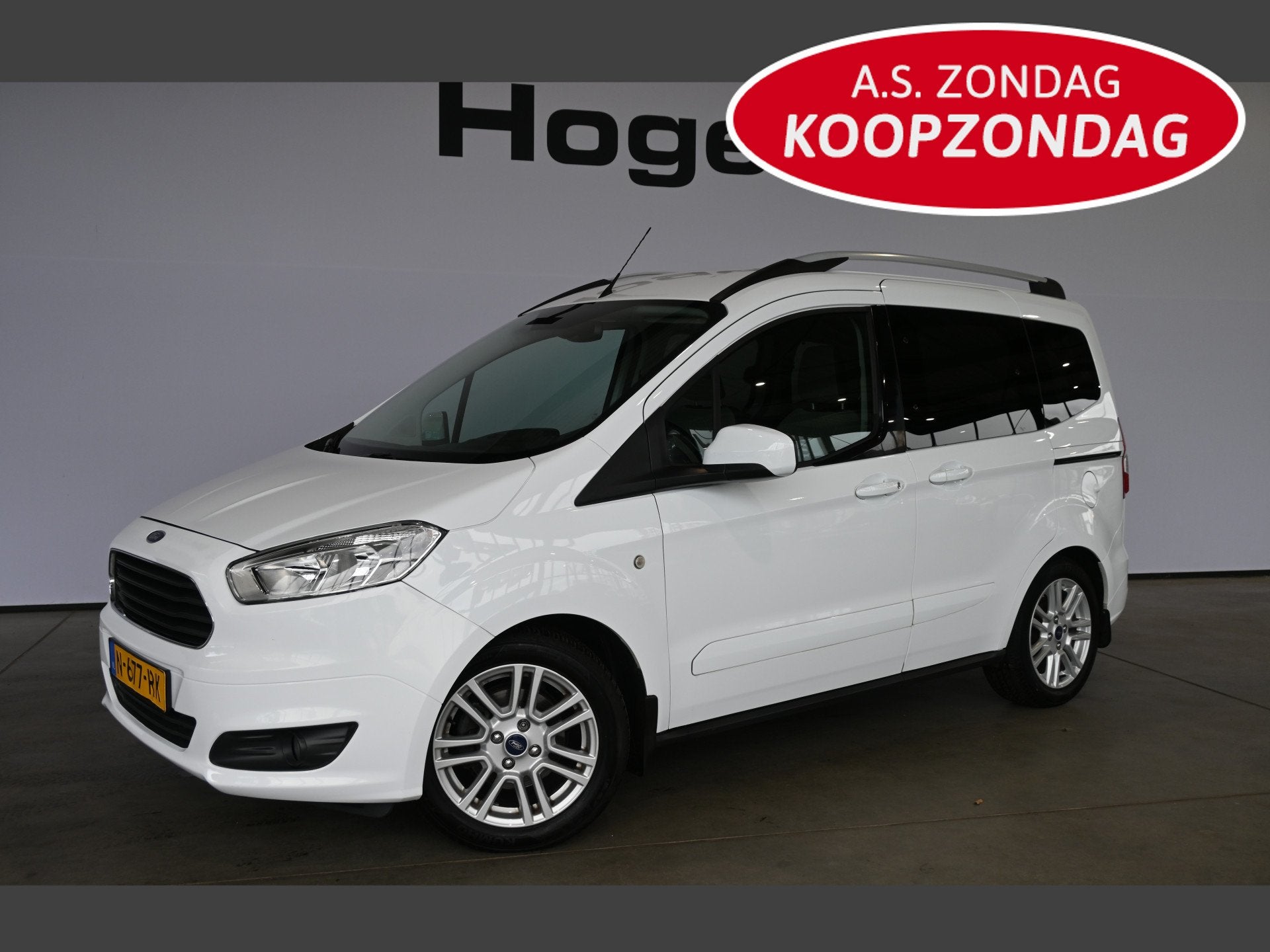 Ford Tourneo Courier 1.0 Titanium Clima Navigatie 2x Schuifd, Auto's, Voorwielaandrijving, Gebruikt, Met garantie (alle), Wit