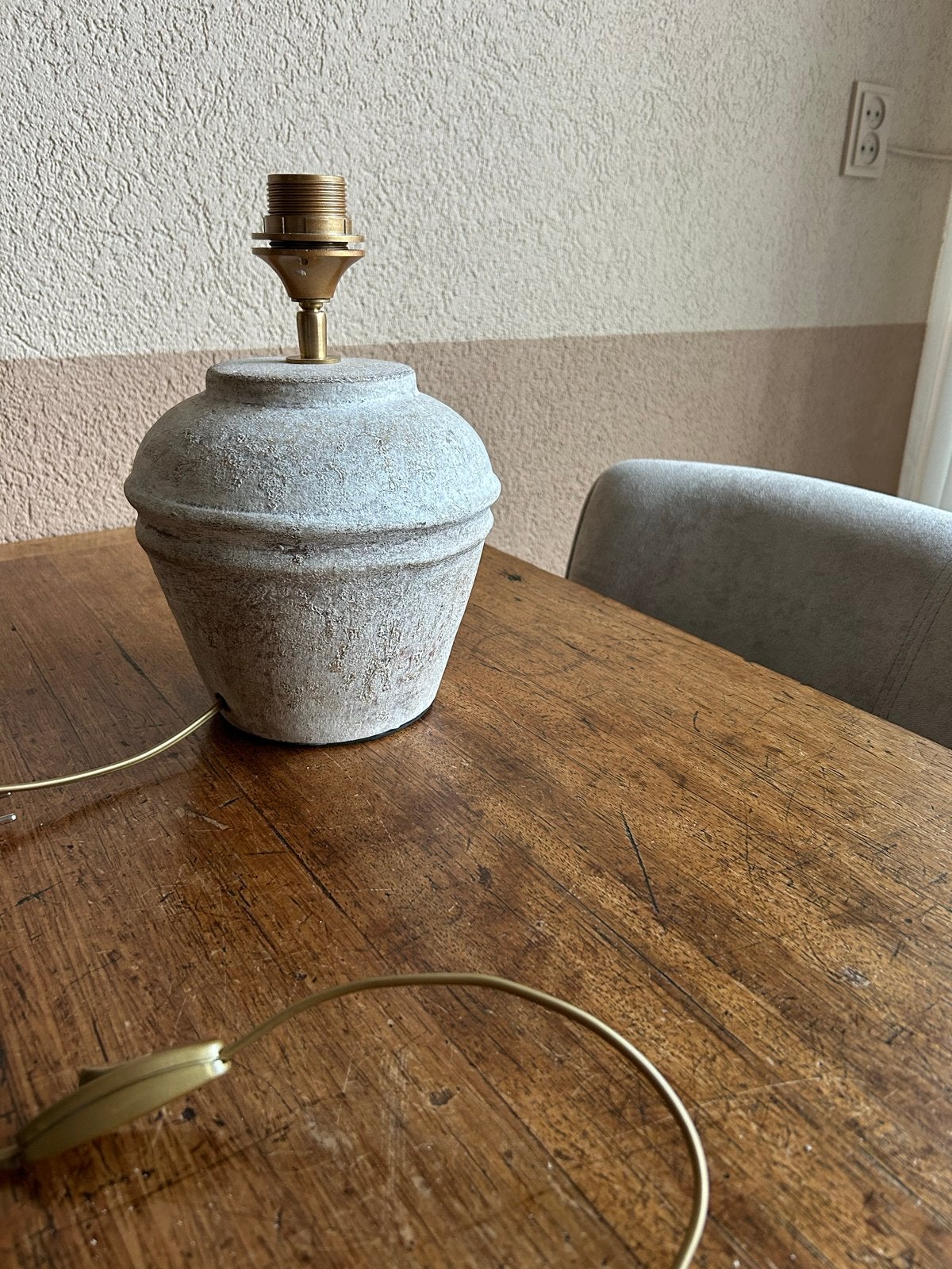 Rustieke tafellamp met unieke textuur, Huis en Inrichting, Lampen | Tafellampen, Gebruikt, Overige merken, Sfeerlamp, Grijs