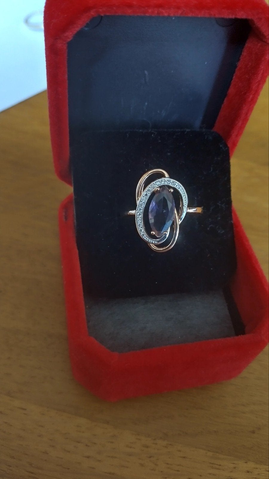 zeer mooie  gouden ring gemerkt opruiming, Ophalen of Verzenden, Zo goed als nieuw, Goud, Dame