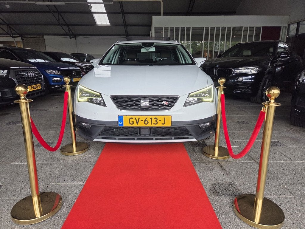 Seat Leon ST 1.6 TDI X-PERIENCE FR 4X4 PANO+ Euro6!, Auto's, Seat, Voorwielaandrijving, Gebruikt, Euro 6, 4 cilinders