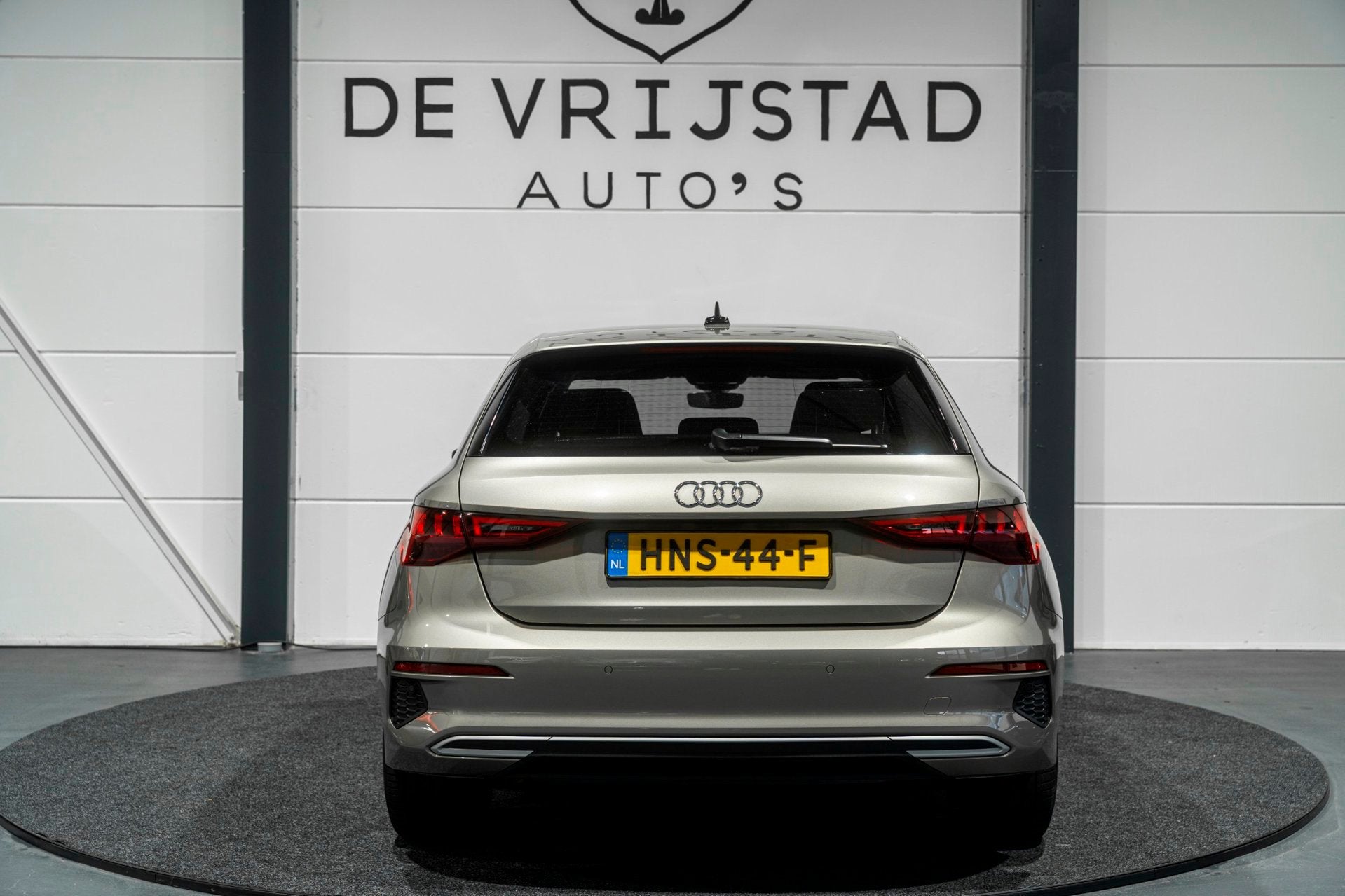 Audi A3 Sportback 40 TFSI e Business edition MOOIE KLEUR, Auto's, 8 kWh, Stof, Gebruikt, 4 cilinders