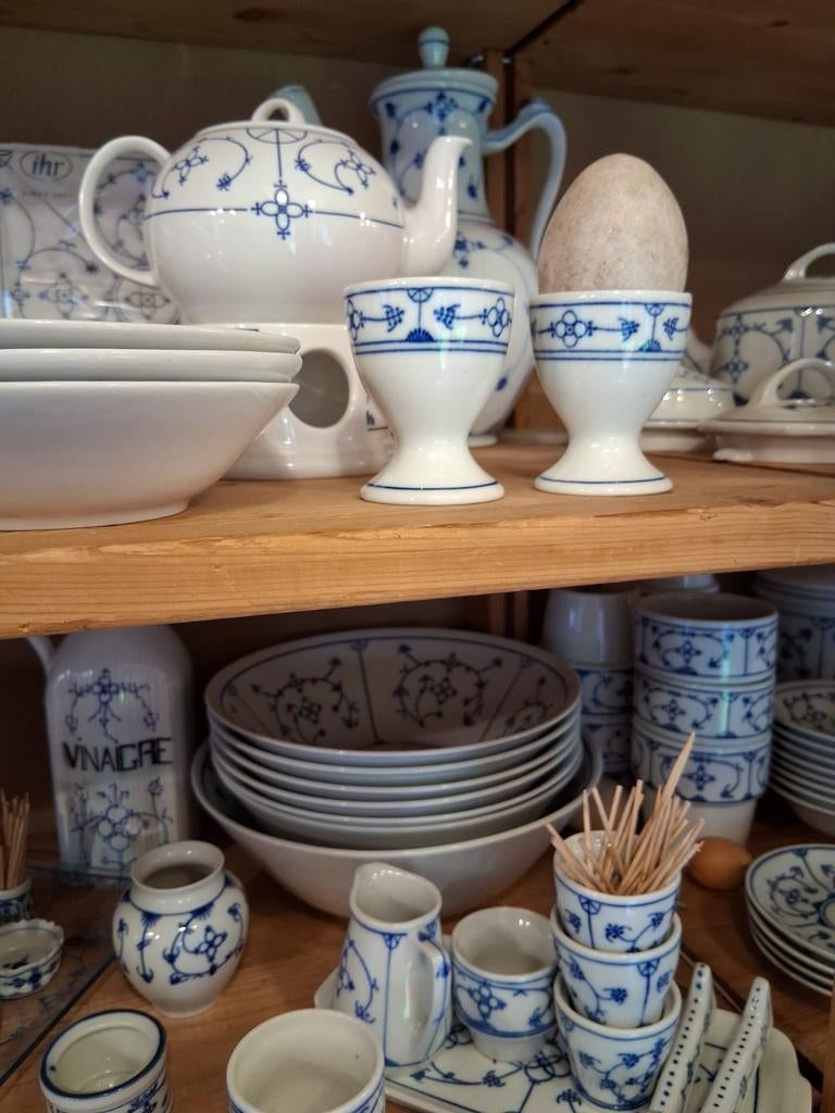 Webshop blauw saks serviesgoed  servies  jager kahla, Huis en Inrichting, Keuken | Servies, Ophalen of Verzenden, Nieuw, Overige stijlen