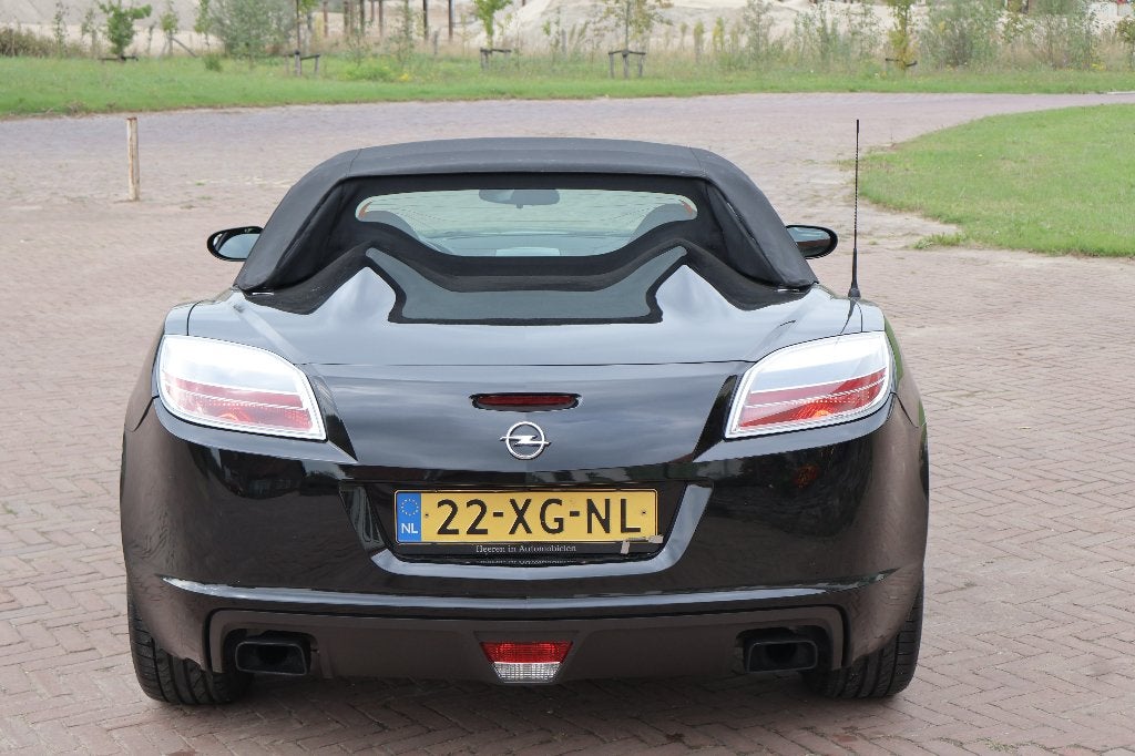 Opel GT 2.0 Turbo 2007 Zwart Airco Cruise contr. APK IZGST!!, 1998 cc, 4 cilinders, Cabriolet, Zwart