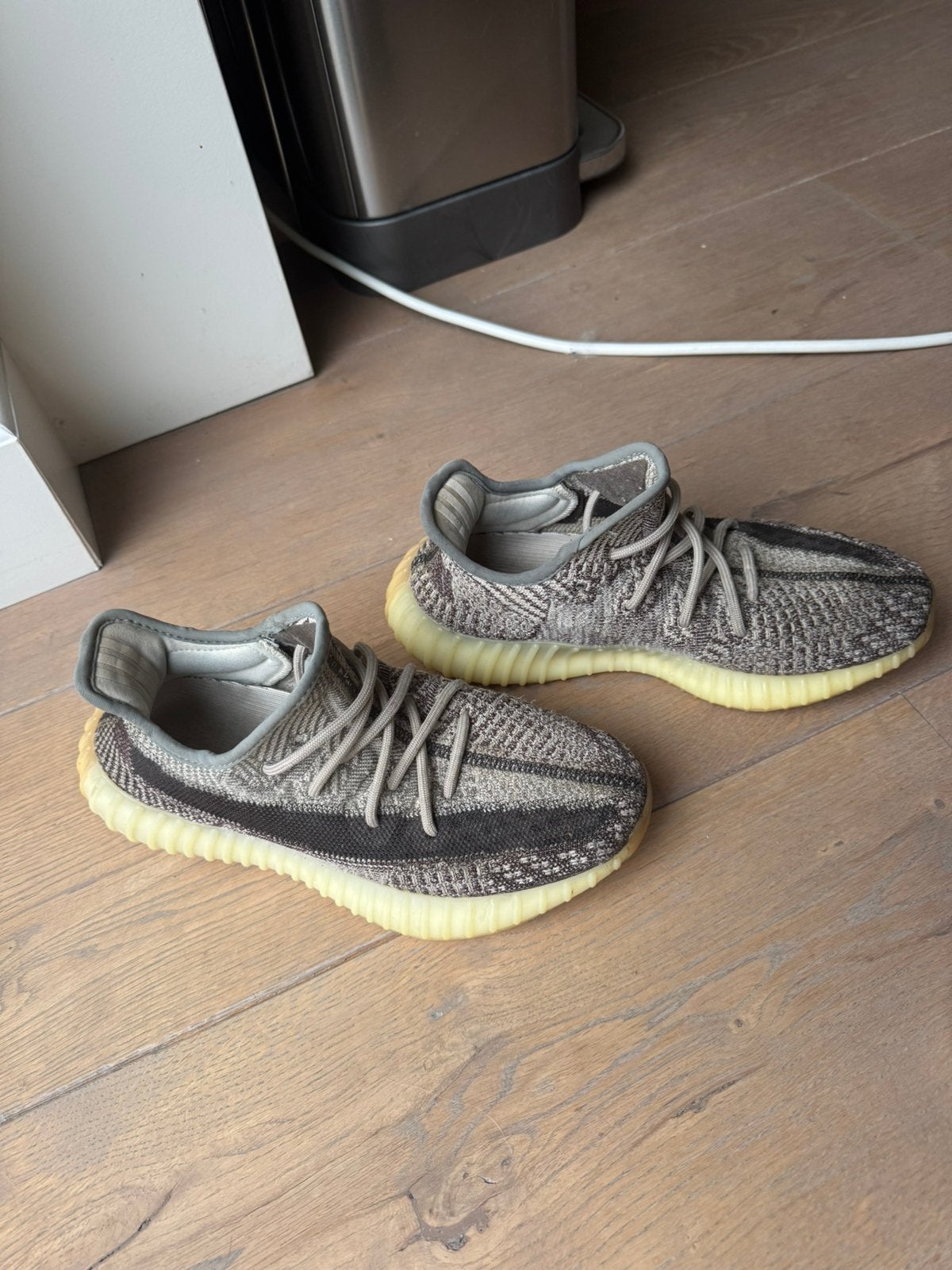 Yeezy Boost 350 V2 ‘Zyon’, Ophalen of Verzenden, Gedragen, Sneakers of Gympen