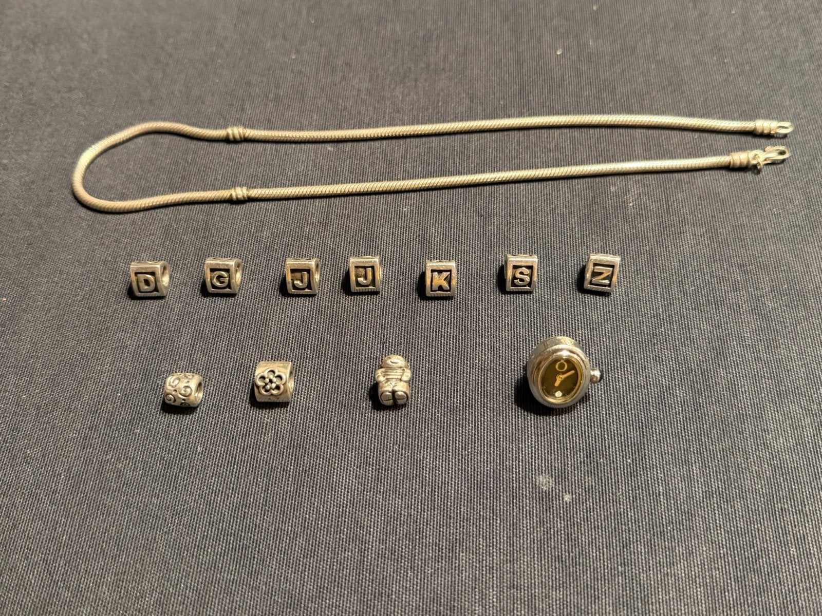Pandora ketting 42 cm met 11 zilveren bedels, Sieraden, Tassen en Uiterlijk, Gebruikt, Pandora, Ophalen of Verzenden, 4 bedels of meer