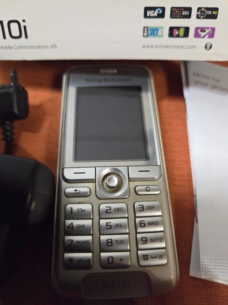 sony ericsson telefoon in doos, Ophalen of Verzenden, 'T Olde Gre-j, Info@toldegrej.nl, Endepoelstraat 20f Didam