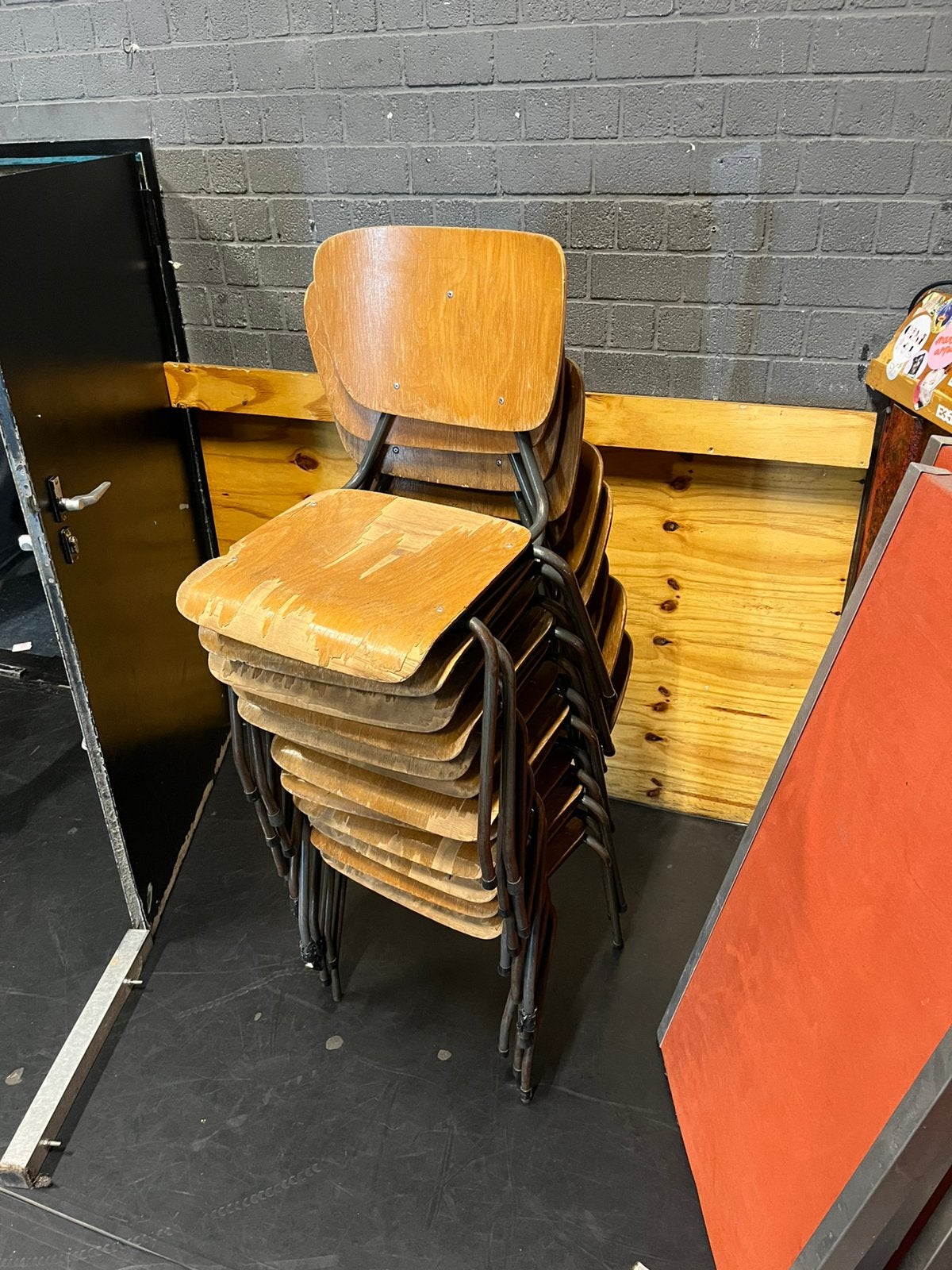 Schoolstoelen kho liang le look opknappers, Ophalen, Gebruikt, Bruin, Schoolstoel