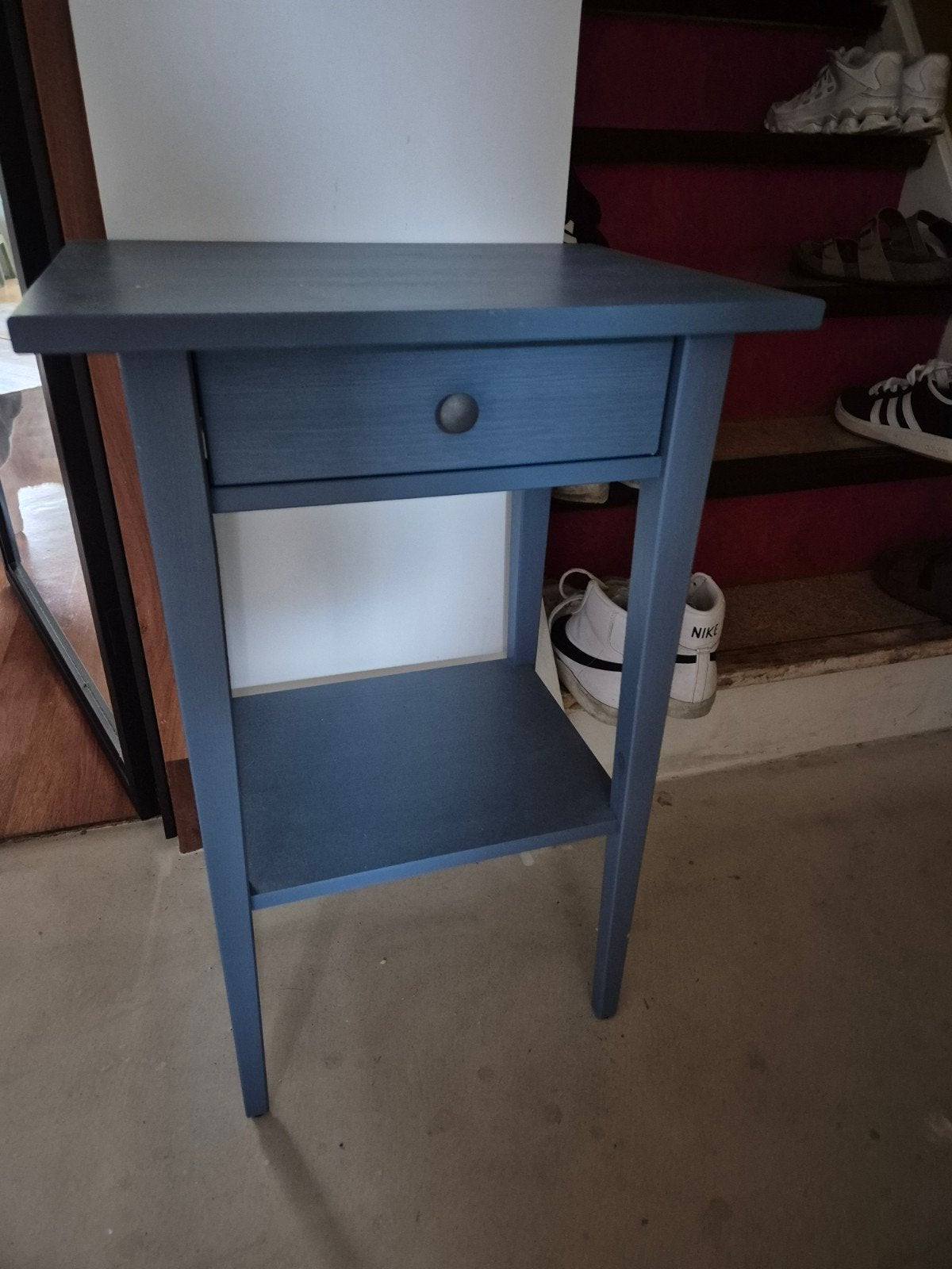 ikea blauw nachtkastje, Ophalen, Zo goed als nieuw, Hout, Minder dan 45 cm