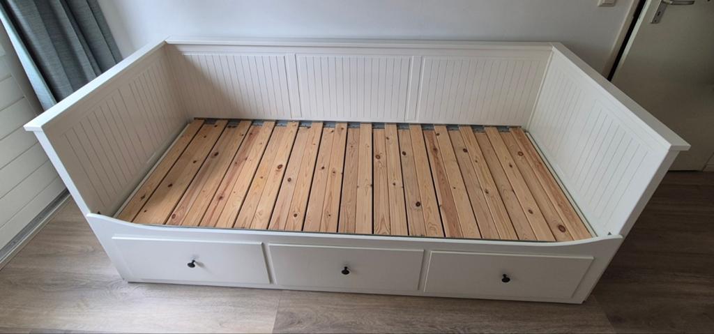 Hemnes slaapbank uitschuifbaar wit, Eenpersoons, Ophalen of Verzenden, 80 cm, Hout