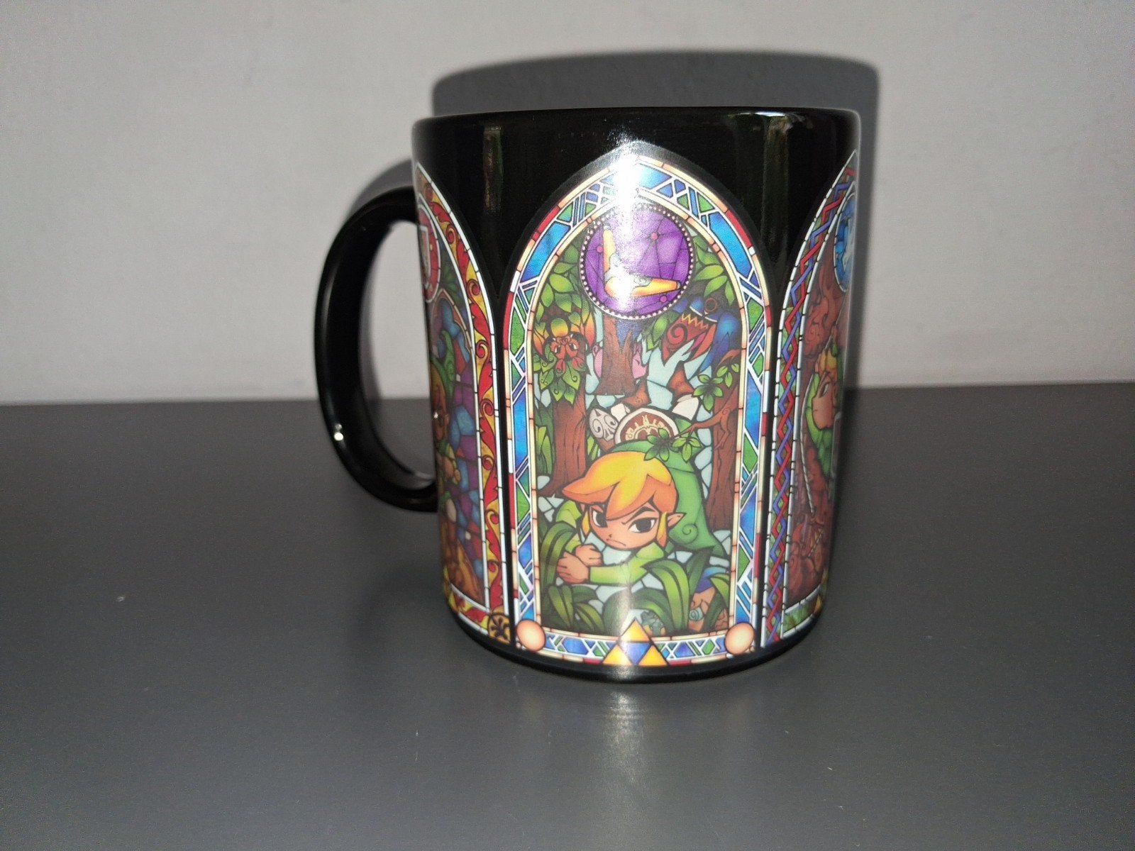 Zelda The Wind Waker Stained Glass Mok - Paladone Nintendo, Ophalen of Verzenden, Zwart, Steen/keramiek, Overige merken