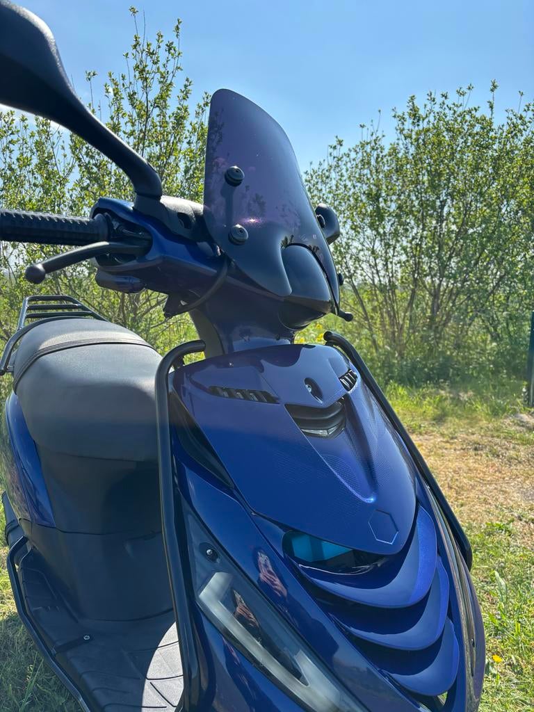 Piaggio Zip 4-takt 50CC BMW Blauw - Zo goed als nieuw, Ophalen, Zip, Zo goed als nieuw, Benzine