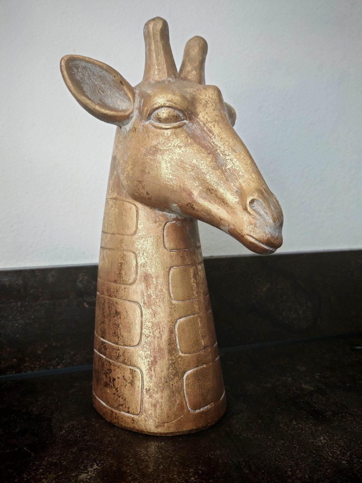 Decoratieve Giraf Hoofd - Goudkleurig Beeld 33 cm, Huis en Inrichting, Ophalen of Verzenden, Zo goed als nieuw, Goud, Modern