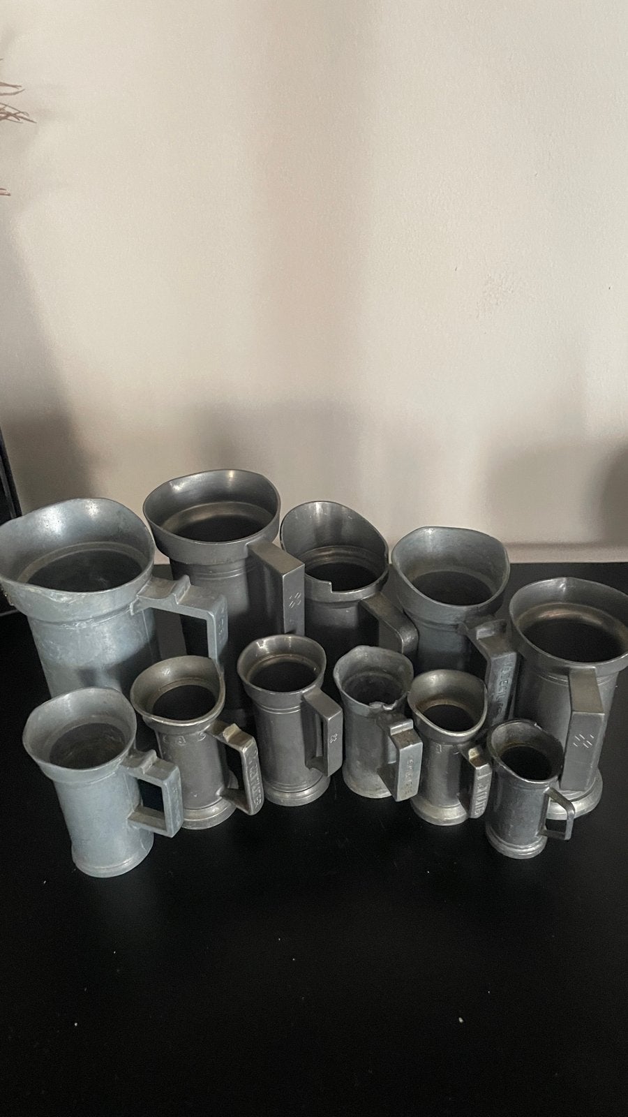 Set van 11 antieke tinnen maatbekers, Ophalen of Verzenden