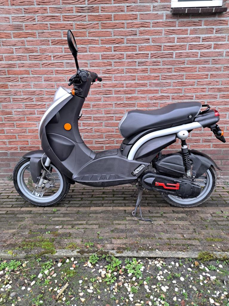 Peugeot Ludix 50cc Snor SCOOTER MET WOK – Loopt 50/55 km/u, Fietsen en Brommers, Scooters | Peugeot, Ophalen, Tweetakt, Gebruikt