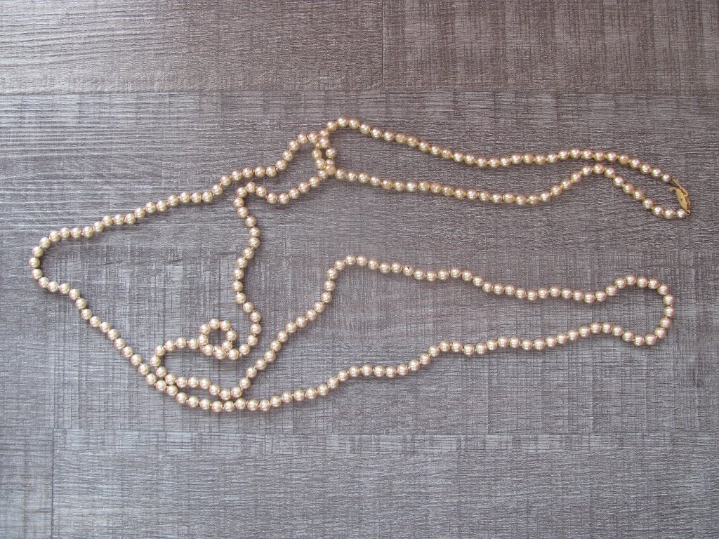 Ketting - lange vintage imitatieparelketting, Overige materialen, Gebruikt, Overige kleuren, Ophalen of Verzenden