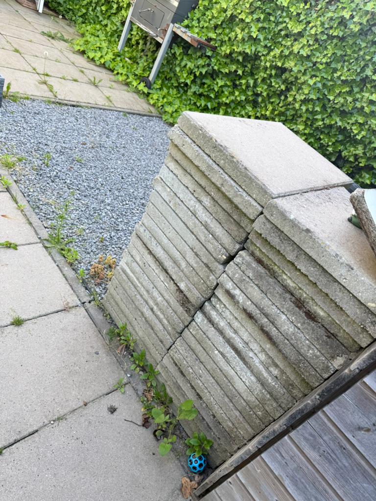 Gratis af te halen: 34 tuintegels, Tuin en Terras, Ophalen, Zo goed als nieuw, Beton, Terrastegels
