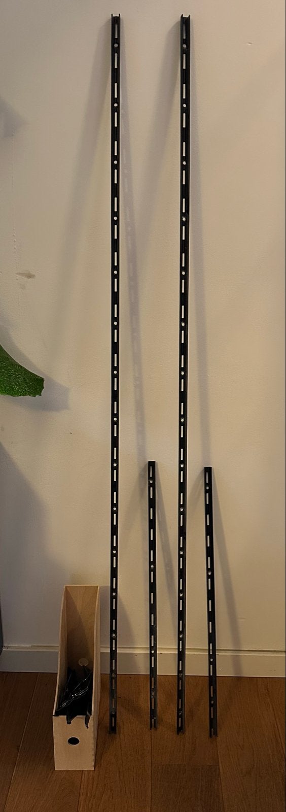 Wandplank systeem, Zwarte rails en plankdragers, Ophalen, Gebruikt