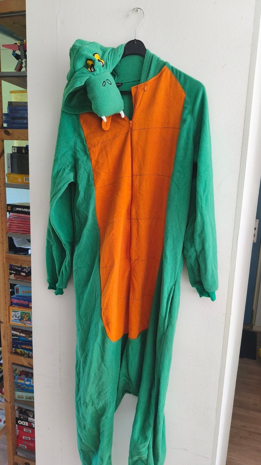 Groene Draak Onesie Maat M - Perfect voor vrijgezellenfeest, Maat 48/50 (M), Ophalen of Verzenden, Overige thema's, Kleding