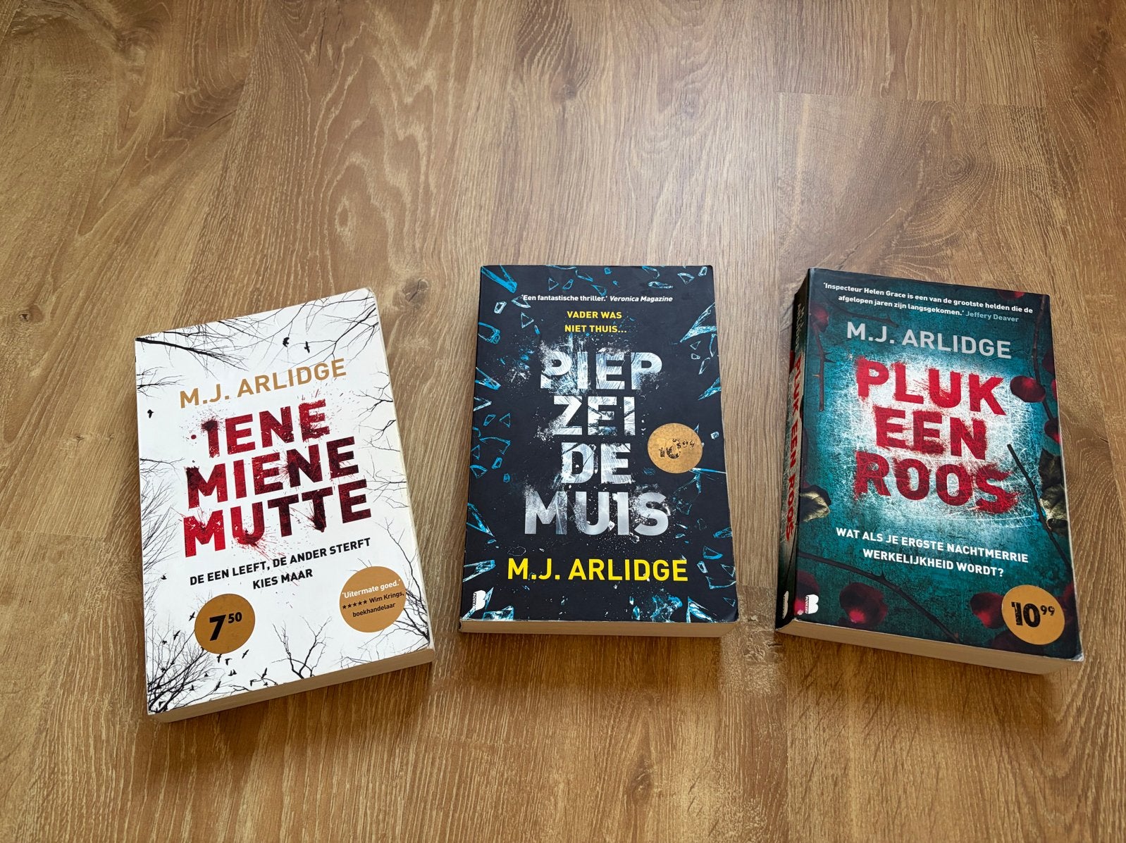 M.J. Arlidge Helen Grace thrillers - deel 1 t/m 3, Ophalen of Verzenden, Gelezen