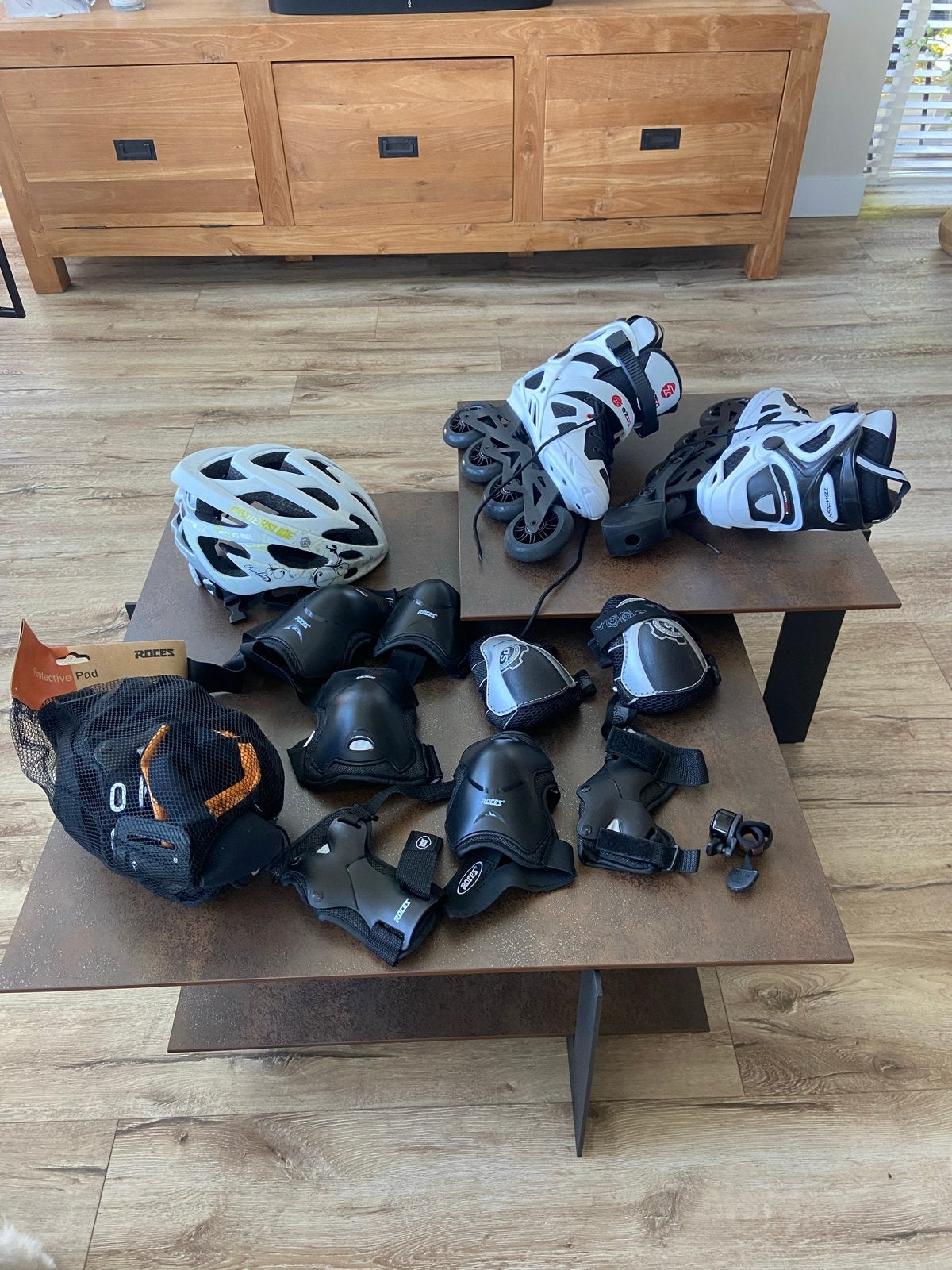 Skeelerset: Roces skates, helm en bescherming, Gebruikt, Roces, Ophalen of Verzenden, Inline skates 4 wielen
