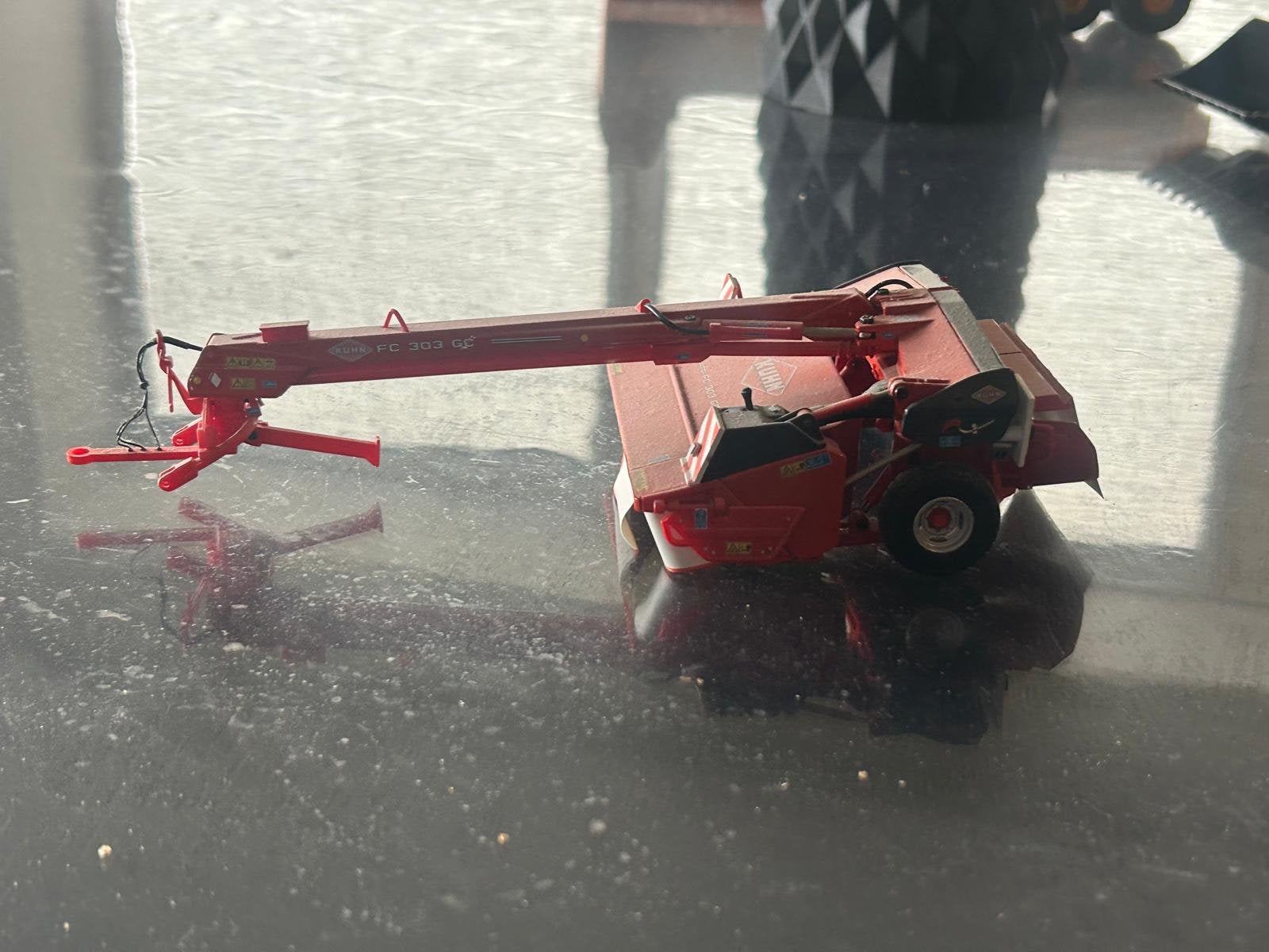 Kuhn getrokken maaier uh, Ophalen of Verzenden, Zo goed als nieuw, Tractor of Landbouw, Universal Hobbies