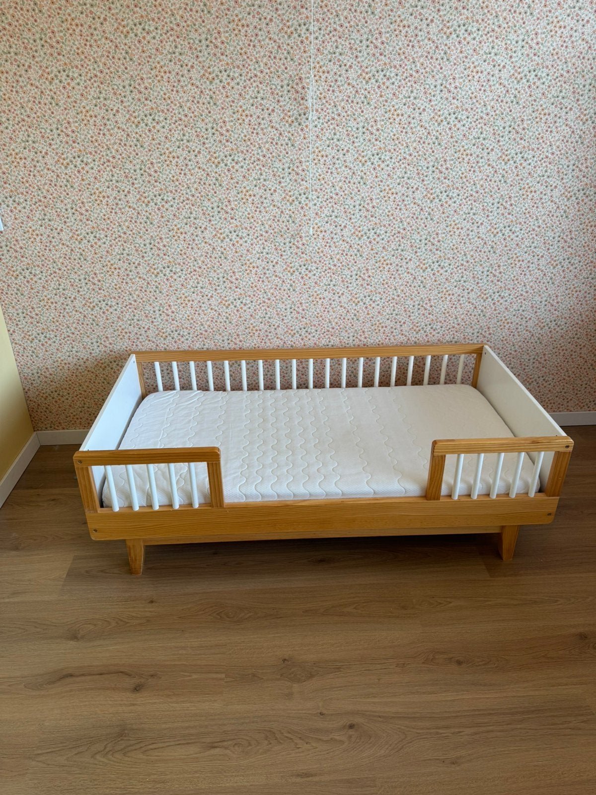 Petit Amelie - Peuter Bed - 140x70 cm, Kinderen en Baby's, 70 tot 85 cm, Zo goed als nieuw, Matras, 140 tot 160 cm