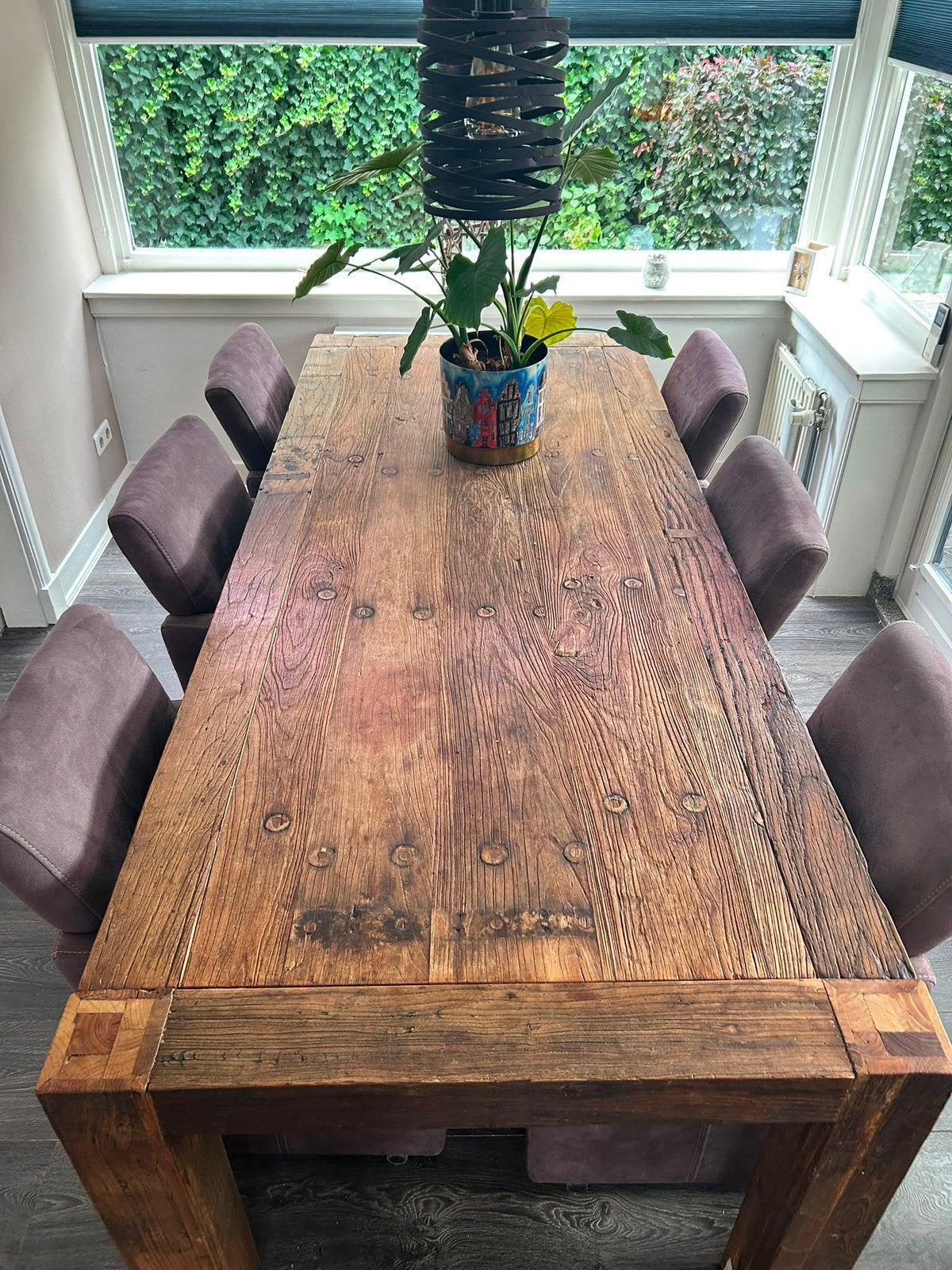 Robuuste eettafel van oude Chinese deur + 6 stoelen, Ophalen, Zo goed als nieuw
