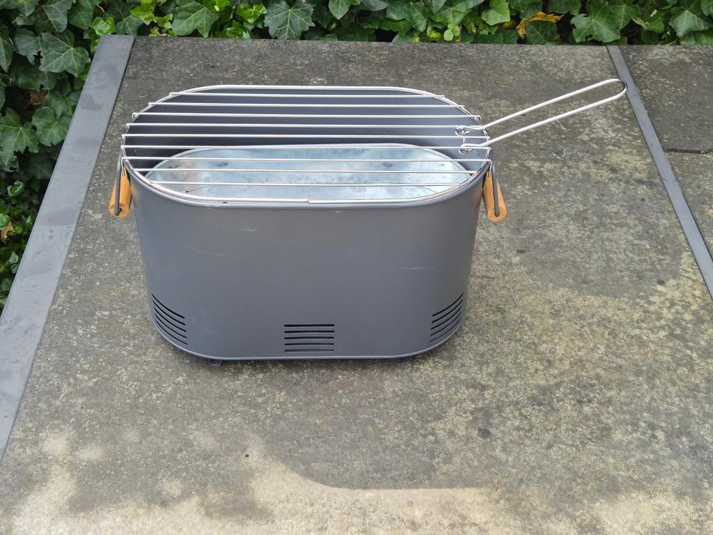 Tafelbarbecue - Nooit gebruikt, lichte opslagsporen, Ophalen, Zo goed als nieuw, Gusto