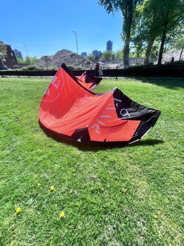 TEN pinna 9m2, 5m2, Watersport en Boten, Kitesurfen, 9 m², Geen board, Ophalen of Verzenden, Zo goed als nieuw