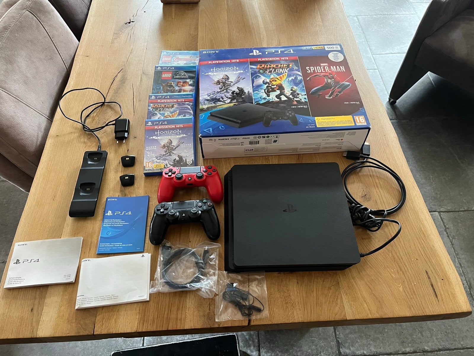 PlayStation 4 Slim 500GB met 2 controllers en 5 games, Avontuur en Actie, 2 spelers, Eén computer, Ophalen of Verzenden