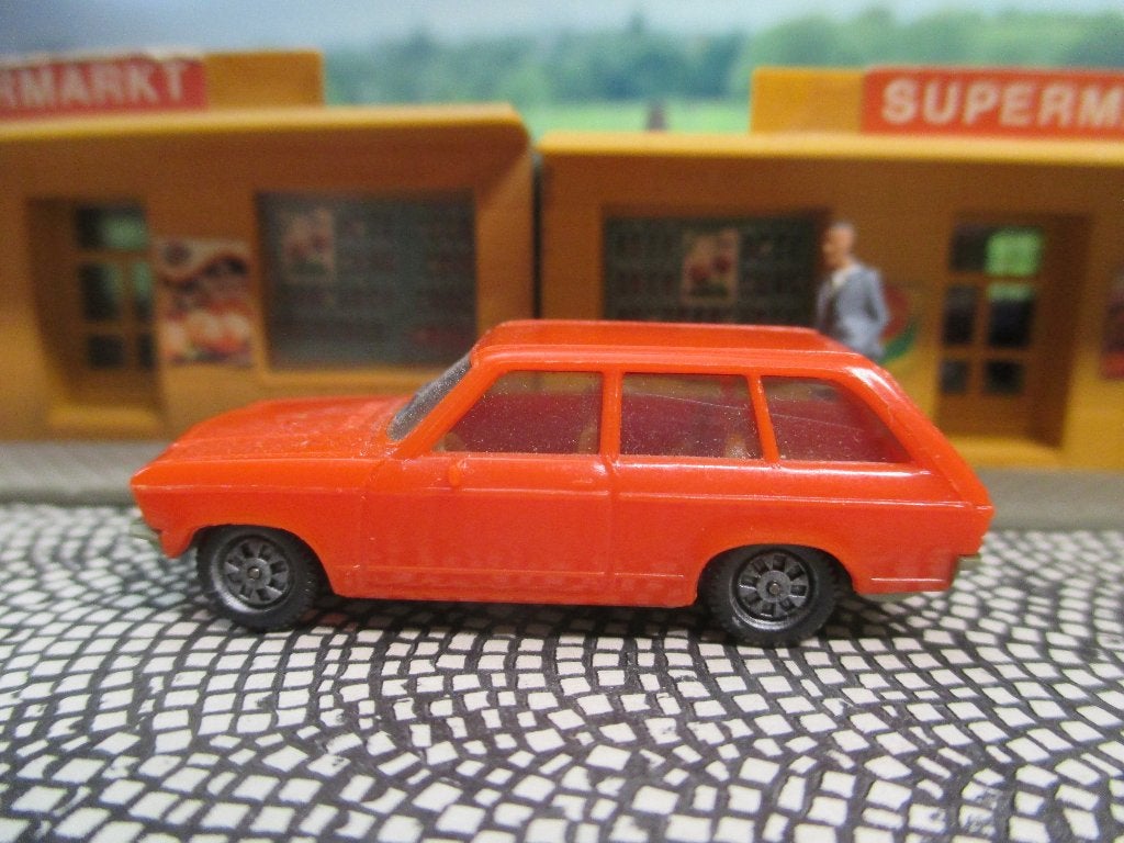 Opel Ascona A Voyage Stationcar oranje met groen chassis, Hobby en Vrije tijd, Ophalen of Verzenden, Zo goed als nieuw, Auto, Herpa