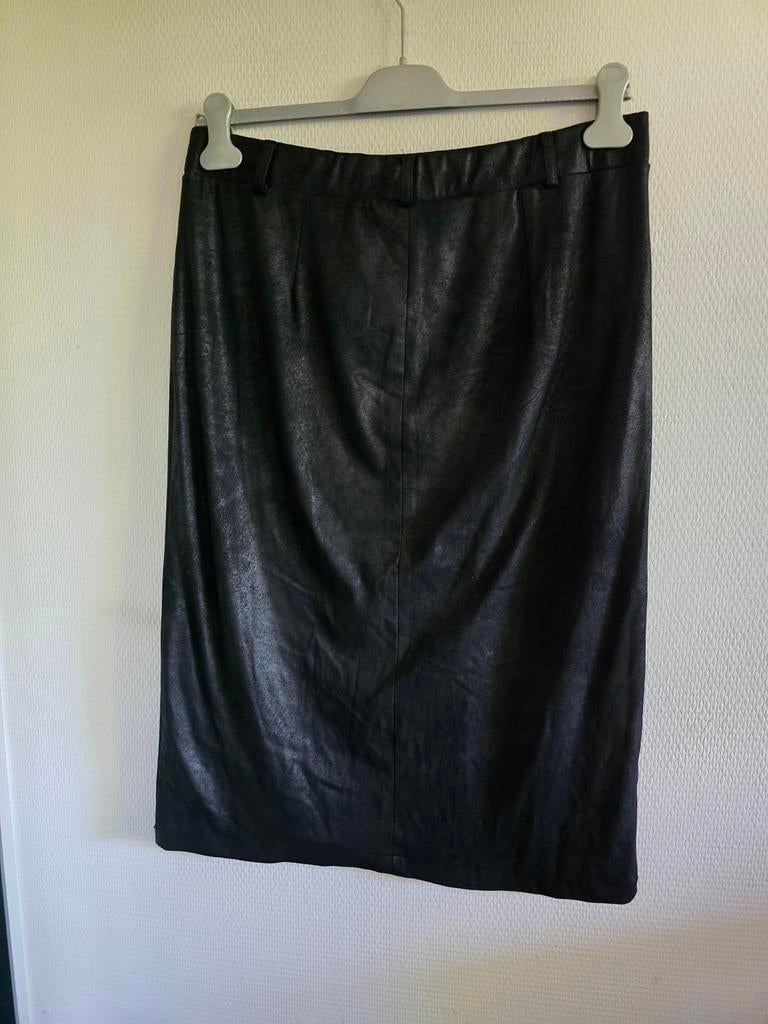 Helena Hart zwarte imitatie leren rok - Maat xl, Kleding | Dames, Rokken, Zwart, Maat 46/48 (XL) of groter, Gedragen, Onder de knie