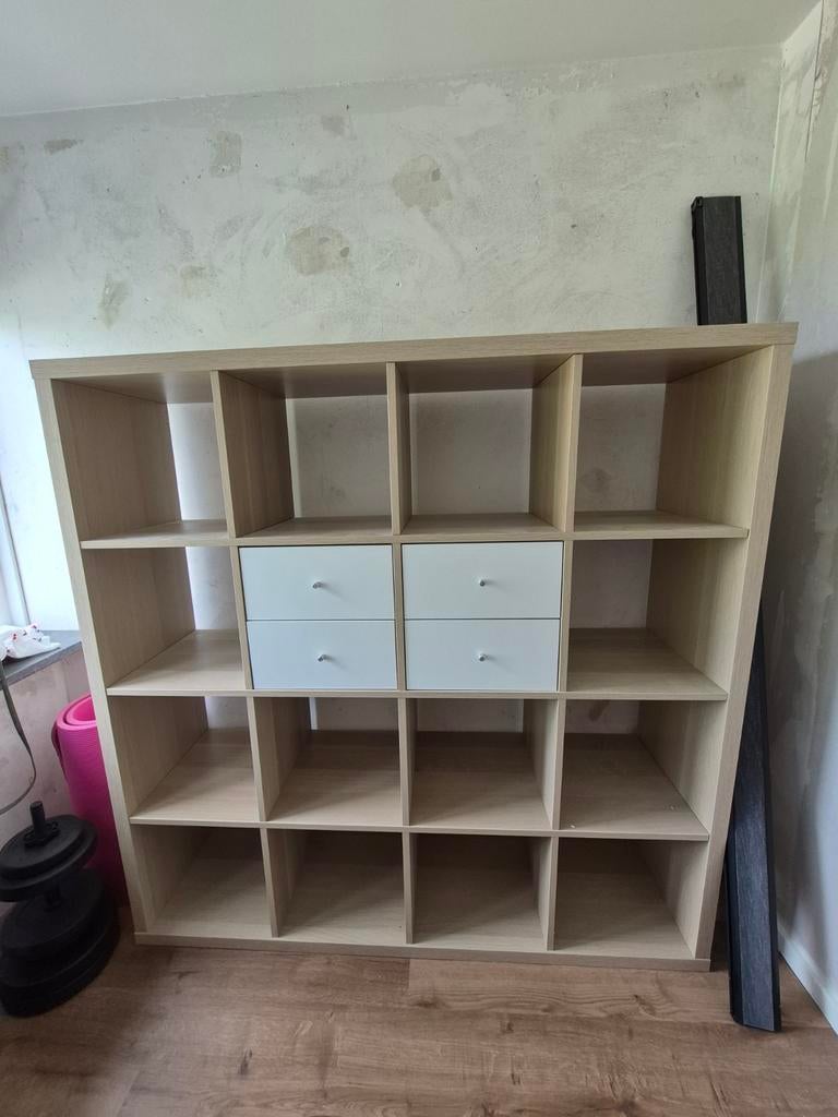 Ikea KALLAX
Open kast, wit gelazuurd eikeneffect, 147x147 cm, Ophalen, Zo goed als nieuw, 25 tot 50 cm