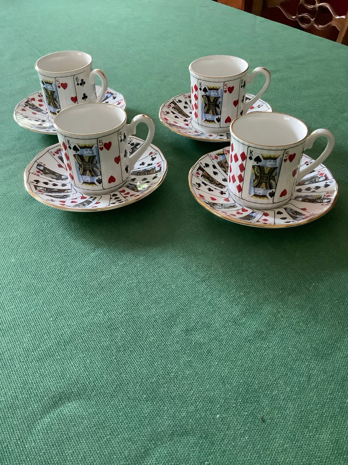 4 Engelse Fine Bone China koffiekopjes met kaartmotief, Antiek en Kunst, Ophalen