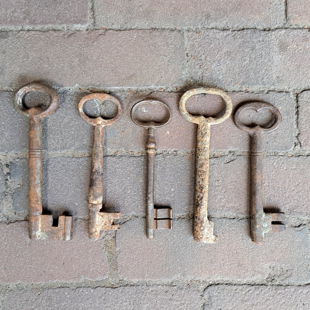 1x Grote oude brocante sleutel roestsleutel 14-20cm *Etage3*, Gebruikt, ., Ophalen of Verzenden, .