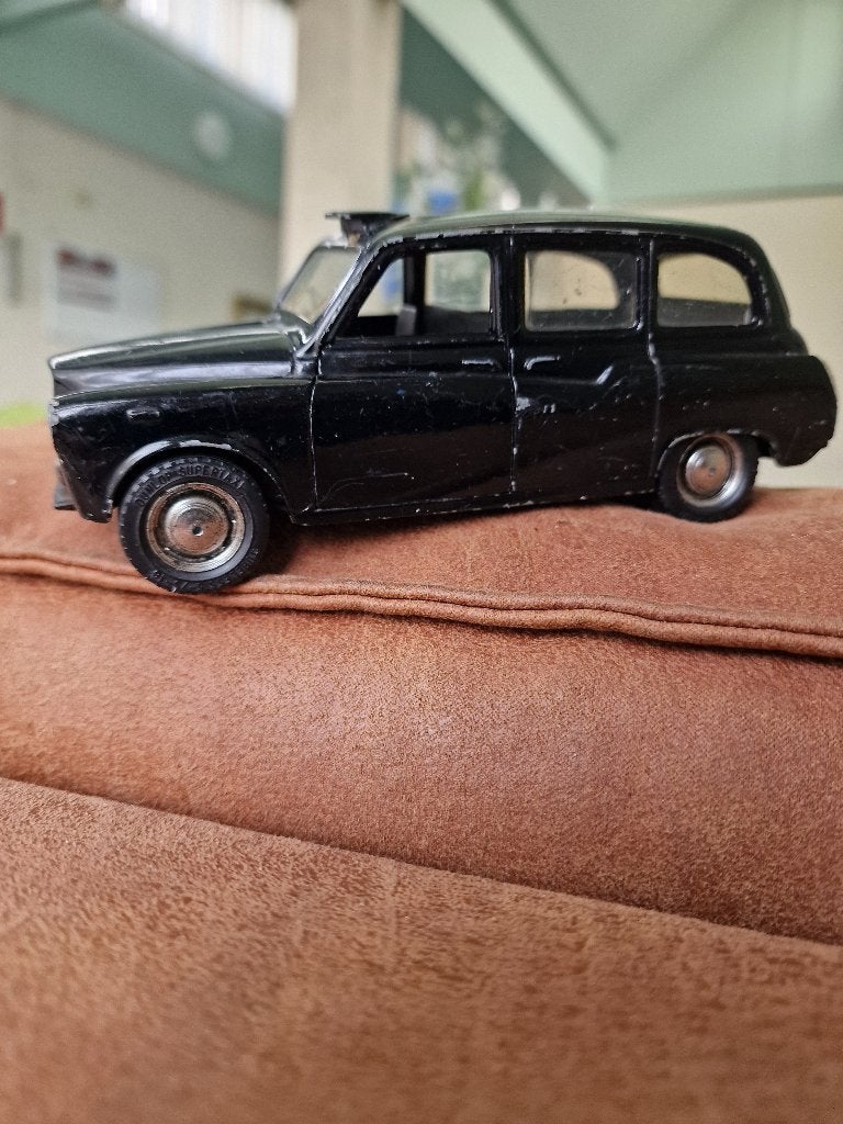 Polistil Austin FX4 London Taxi 1:25 Vintage, Ophalen of Verzenden, Gebruikt, Overige merken