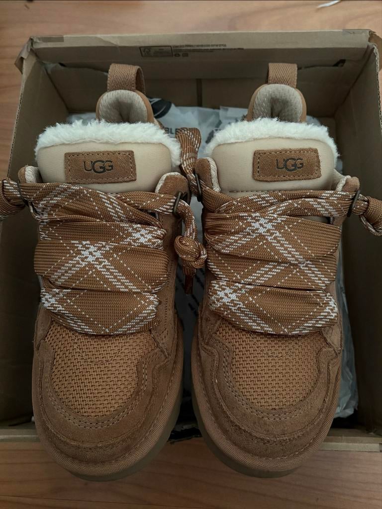 Nieuwe UGG Lowmel Bruin - Maat 38, Bruin, Nieuw, Ophalen of Verzenden, Sneakers of Gympen