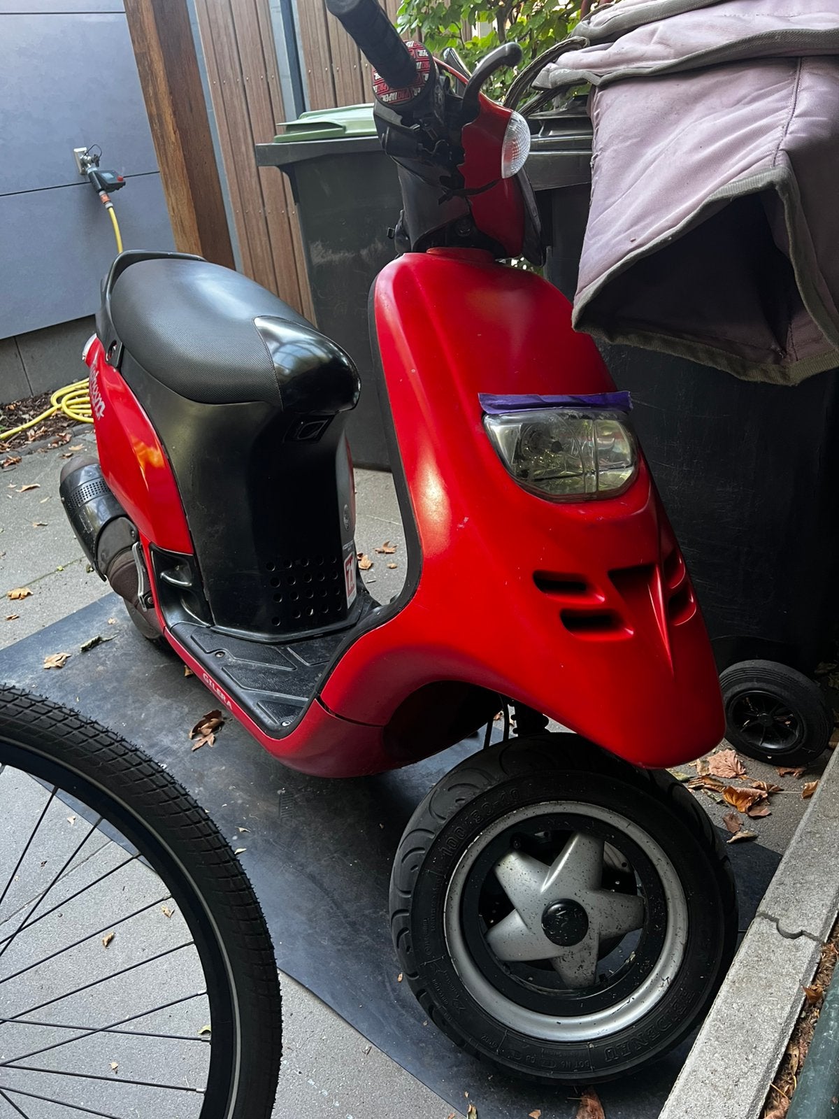 Piaggio Typhoon uit 2004 (opknapper), Fietsen en Brommers, Ophalen, Tweetakt, Gebruikt, Overige modellen