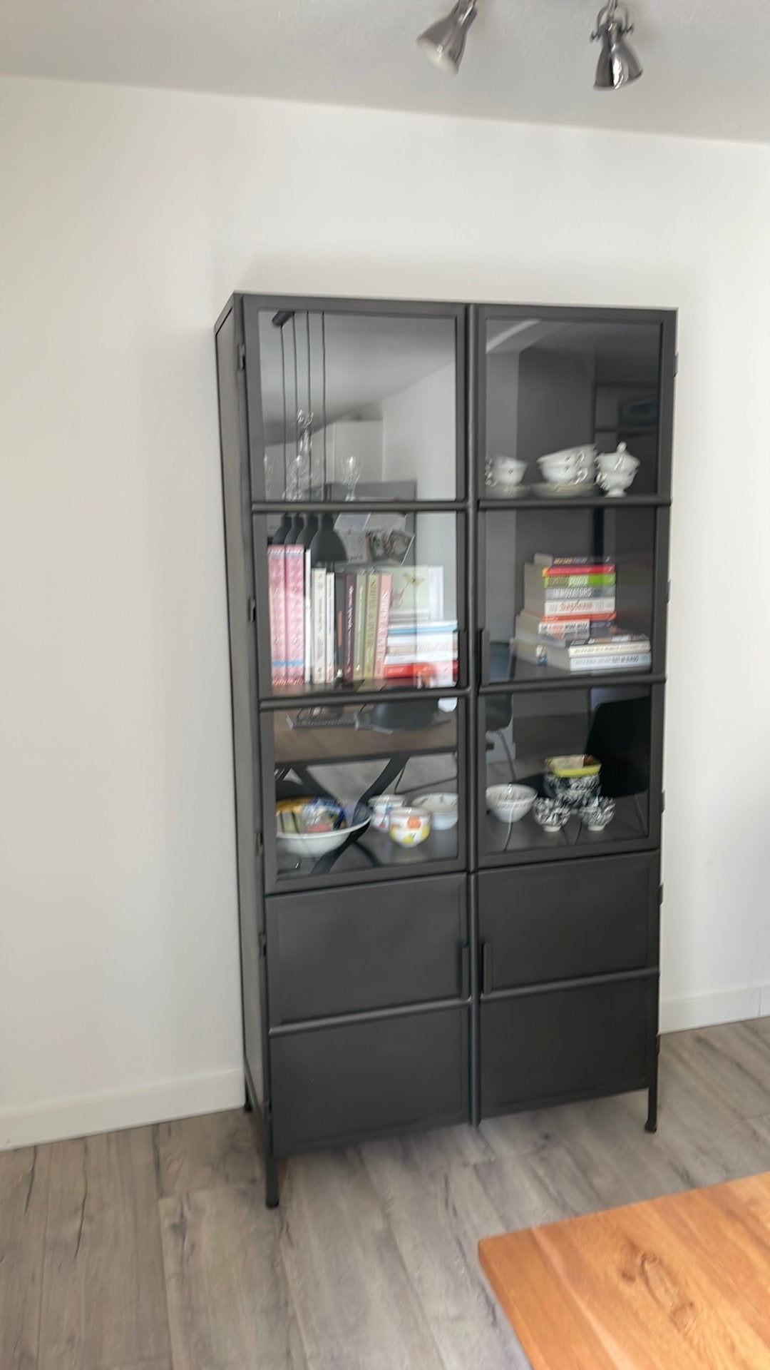 Stalen vitrine kast, Met deur(en), Zo goed als nieuw, Metaal, 150 tot 200 cm