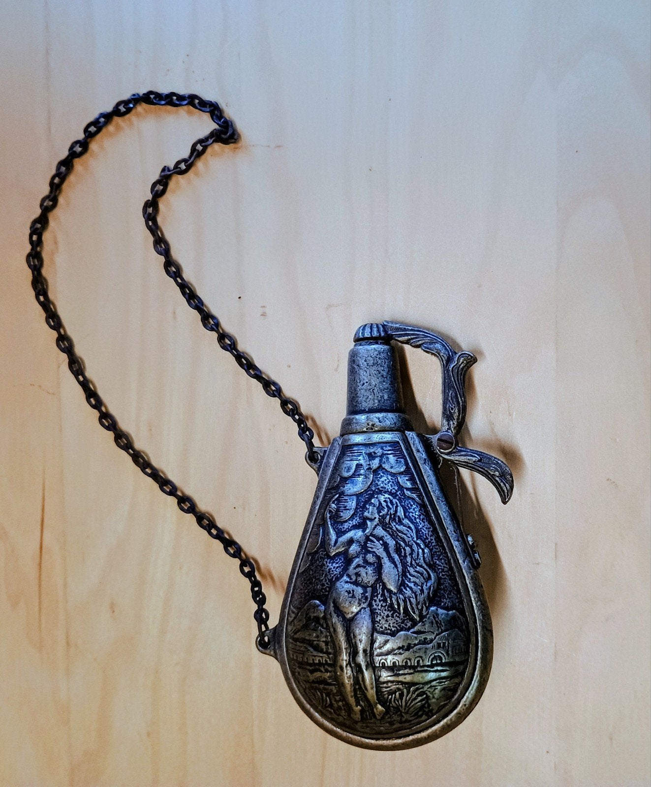Antieke Kruithoorn met Ketting - Decoratief en Historisch, Antiek en Kunst, Ophalen of Verzenden