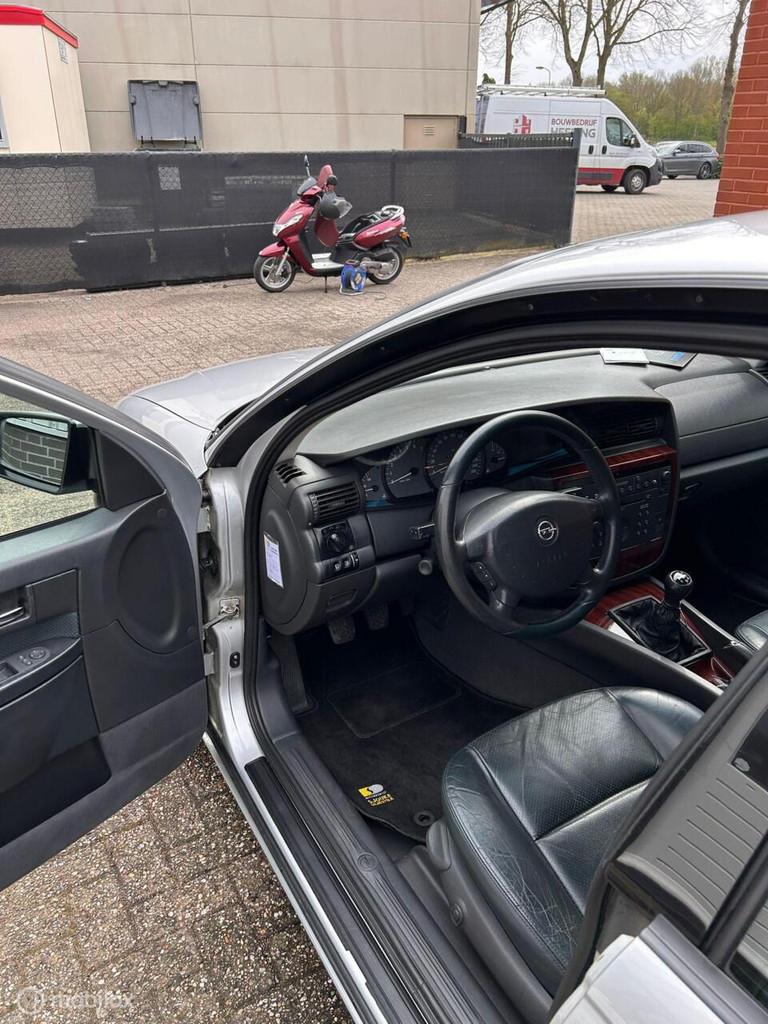 Opel Omega 2.6i V6 Elegance, Irmscher onderdelen, leer, Auto's, Opel, Omega, Achterwielaandrijving, Gebruikt, 2597 cc