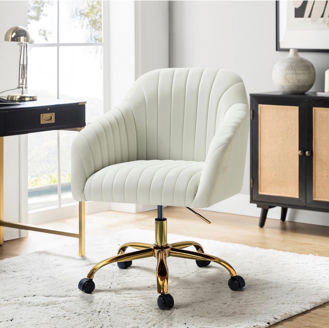 Luxe Velvet Bureaustoel / Make-up Stoel met Goud Onderstel, Ophalen of Verzenden, Nieuw, Beige, Bureaustoel