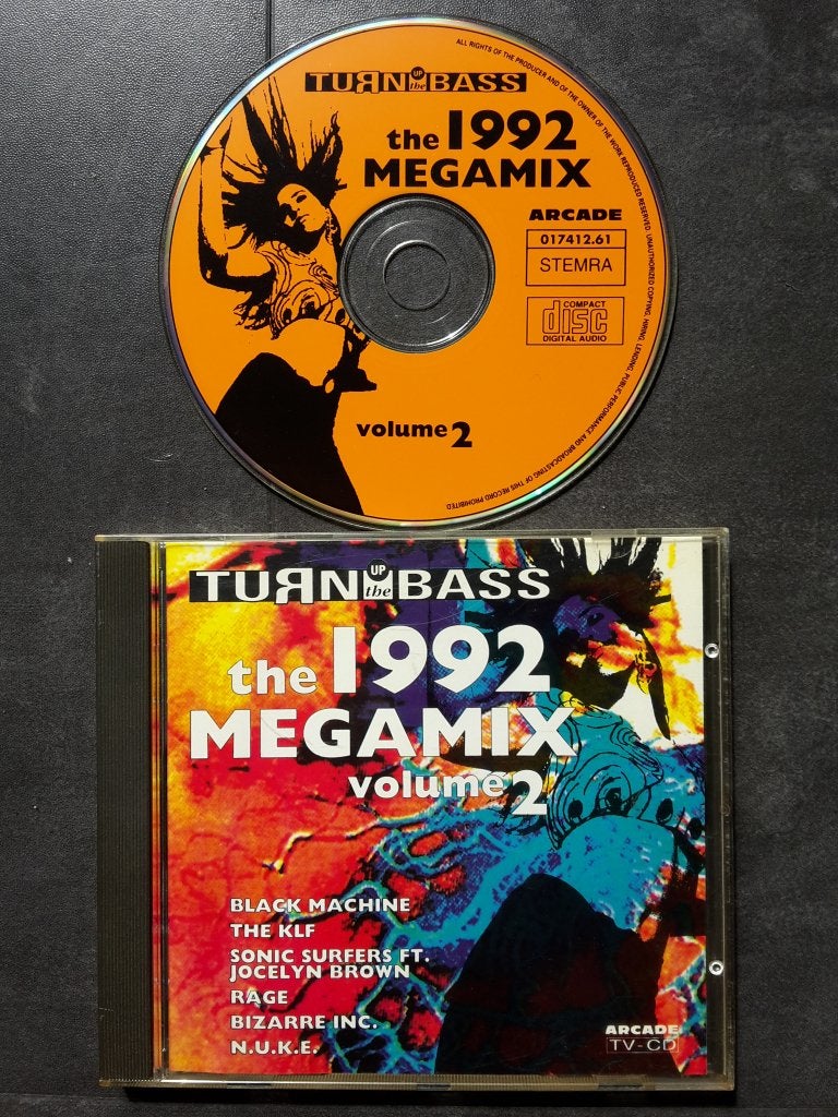 CD - Turn Up The Bass 1992 Megamix Volume 2 - Oldschool, Ophalen of Verzenden, Zo goed als nieuw, Dance Populair, Remixalbum