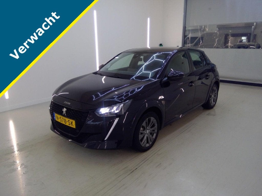 Peugeot e-208 Active Pack 50 kWh SOH 95 Stoelverwarming/Navi, Auto's, Gebruikt, Zwart, 136 min, Onderhoudsboekje