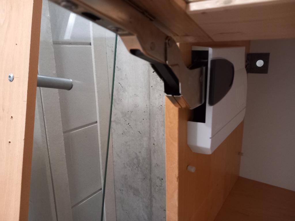 Ikea Varde vitrinekast, berken vineer, Ophalen, Overige kleuren, 50 tot 100 cm, Zo goed als nieuw
